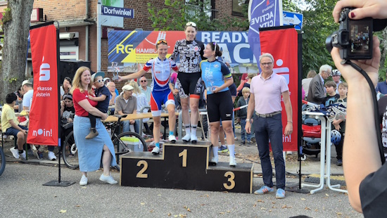 Lina Rausch (Kieler RV von 1961), Kathrin Billerbeck (FC St. Pauli), Lena Marie Krohn (RV Komet Delia 09 Köln)