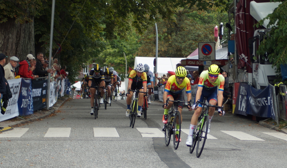 Großer Preis von Volksdorf — Radrennen im Volksdorfer Ortskern