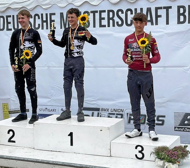 Louis Schlapper auf dem Podest der Deutschen Meisterschaft