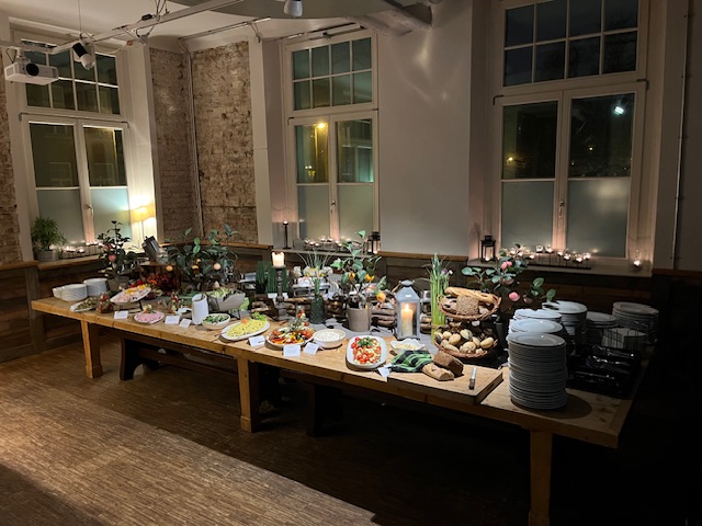 Festliches Buffet bei der Vereinsfeier 2026 im Quartier 21